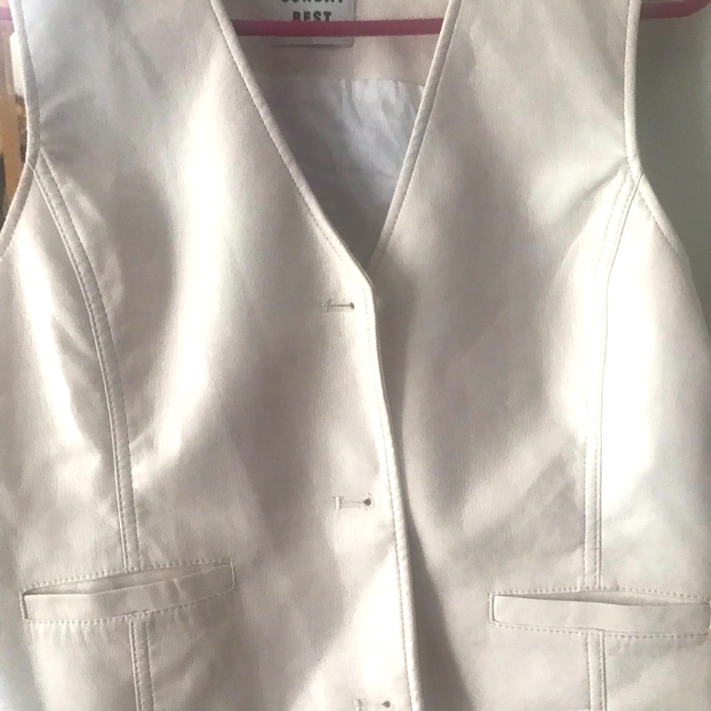 Sunday best vestfake leather sleeveless soft size 6 in excellent condition